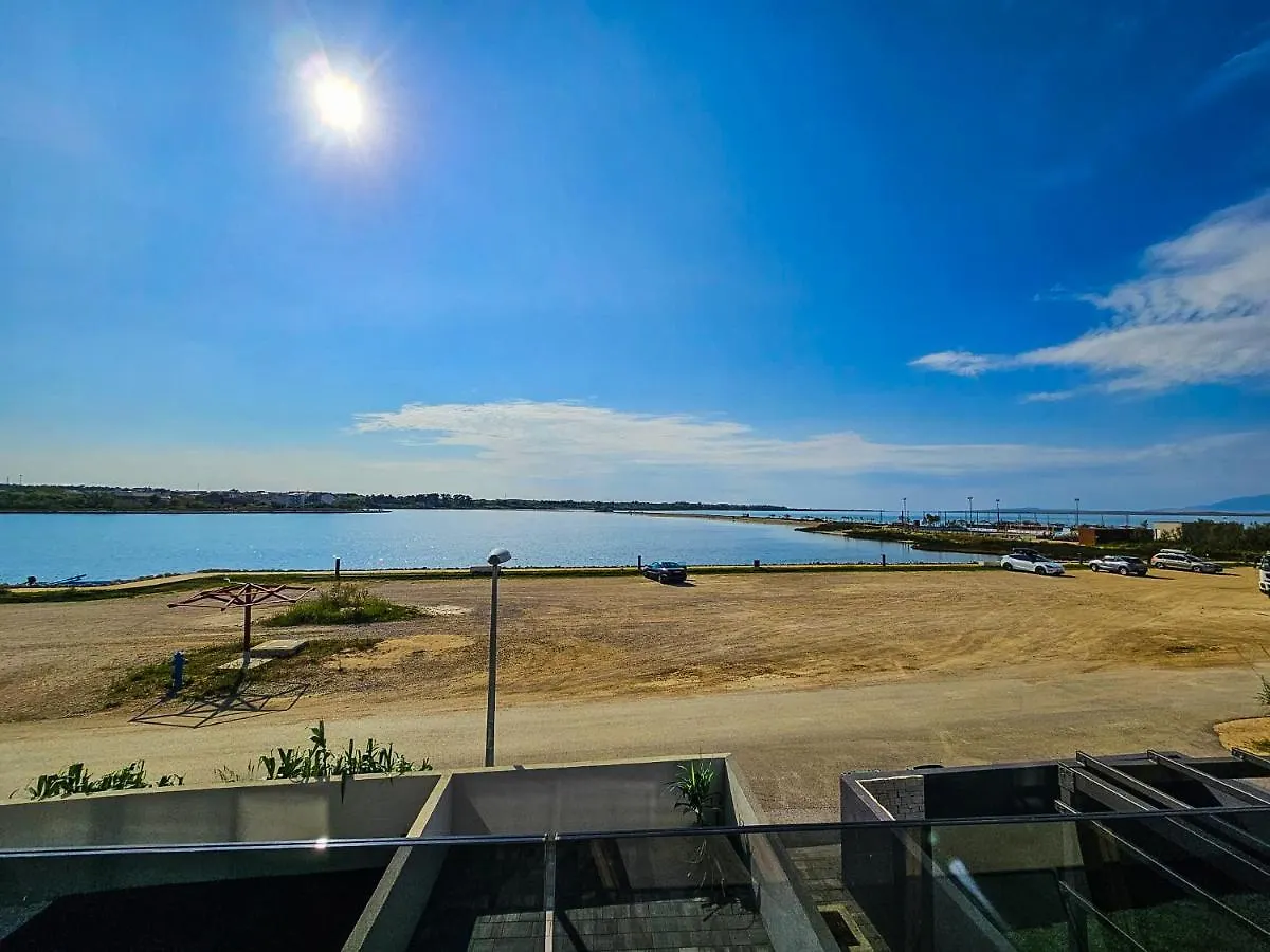 Aenona Beach Apartment Nin